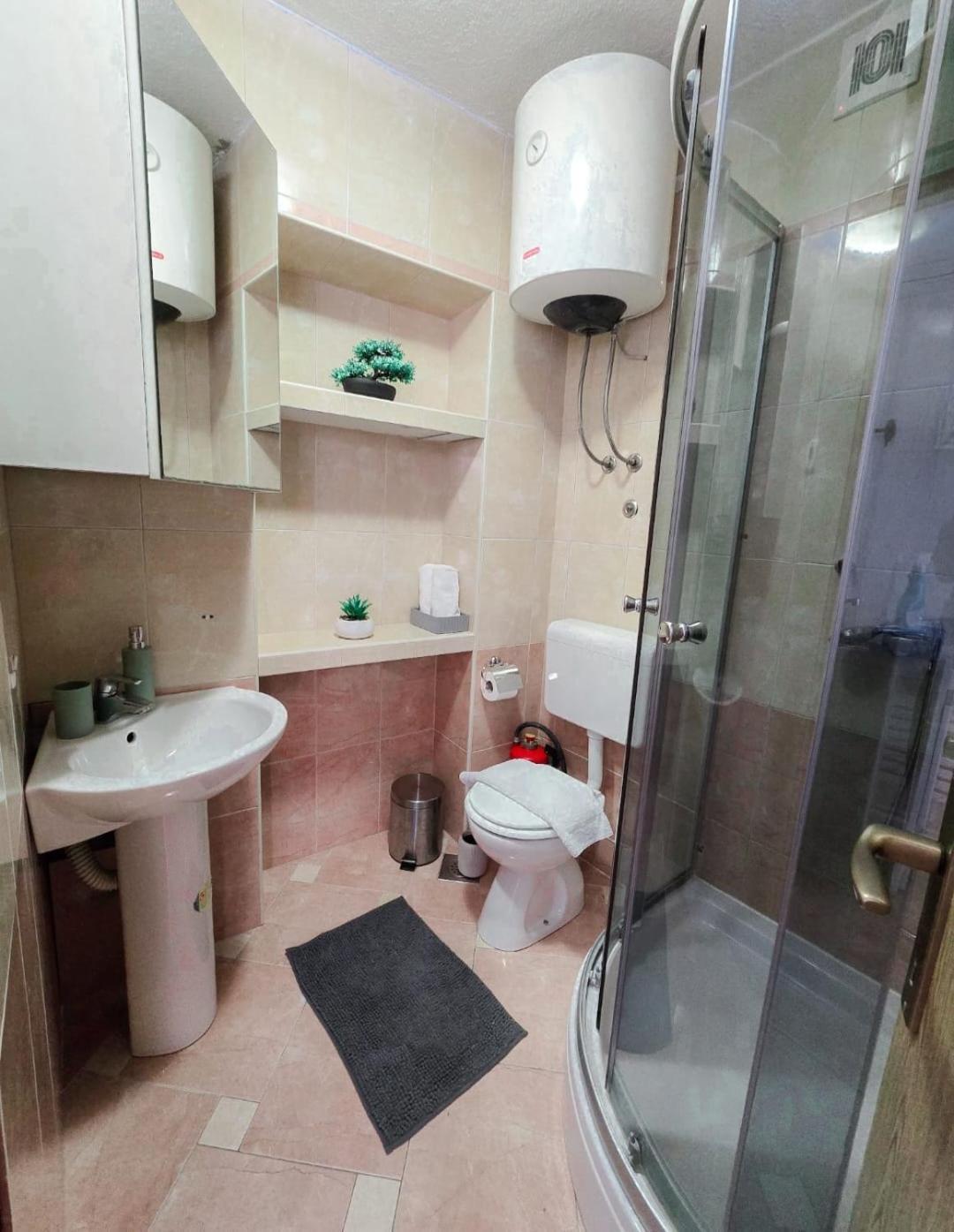 Private Bedroom With Bathroom Baška Voda Εξωτερικό φωτογραφία