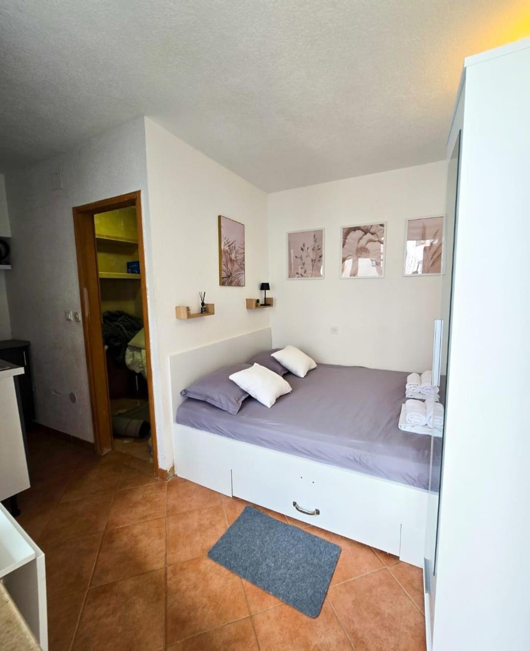 Private Bedroom With Bathroom Baška Voda Εξωτερικό φωτογραφία