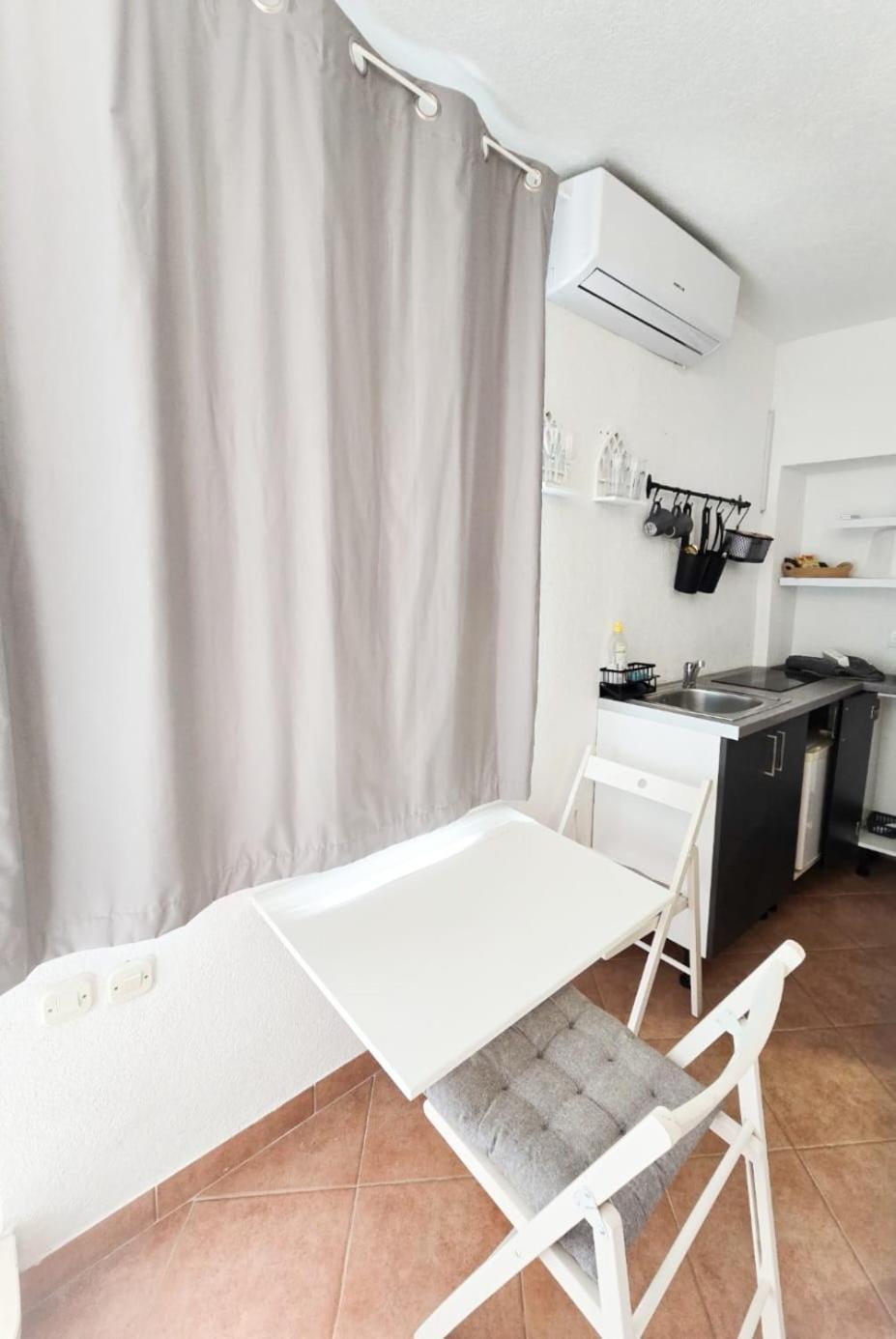 Private Bedroom With Bathroom Baška Voda Εξωτερικό φωτογραφία